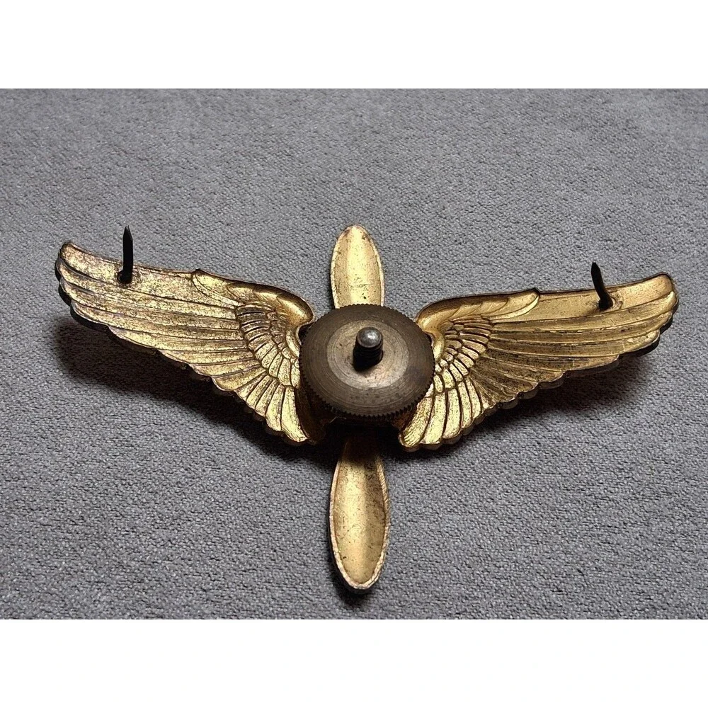 World War II U.S. Army Air Forces Aviation Cadet Propeller and Wings Insignia